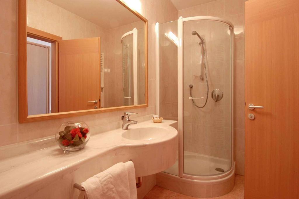 Hotel Foerstlerhof Postal / Burgstall Pokoj fotografie